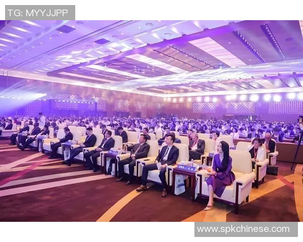 楚阿梅尼的崛起与挑战：探索年轻球员在国际足坛的影响力与未来发展