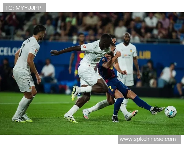 巴塞罗那与巴伦西亚激战成和比分揭晓精彩瞬间回顾