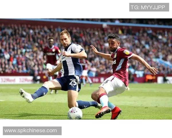 赫尔城与狼队激战正酣精彩瞬间回顾与分析